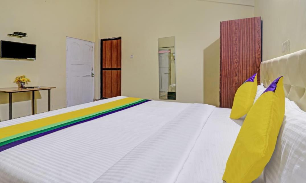 Отель Jack'S Calangute Place Экстерьер фото